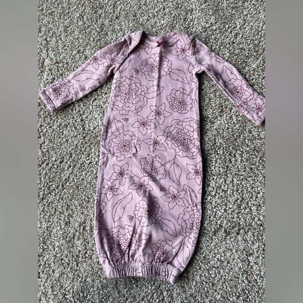 Premie nightgowns